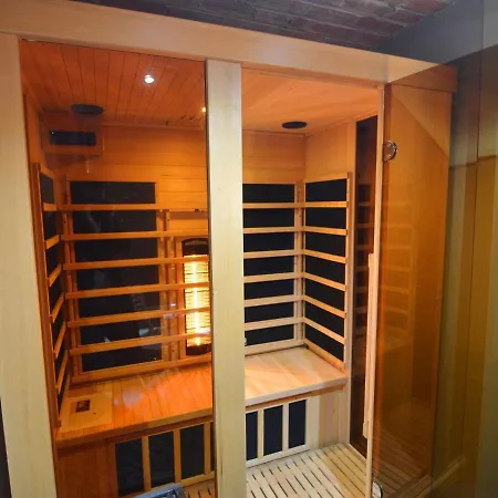 Vakantiehuis Luxurious In Falaen With Sauna *