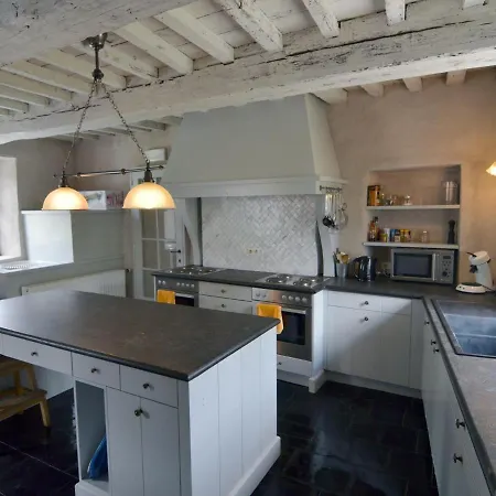 Vakantiehuis Luxurious In Falaen With Sauna